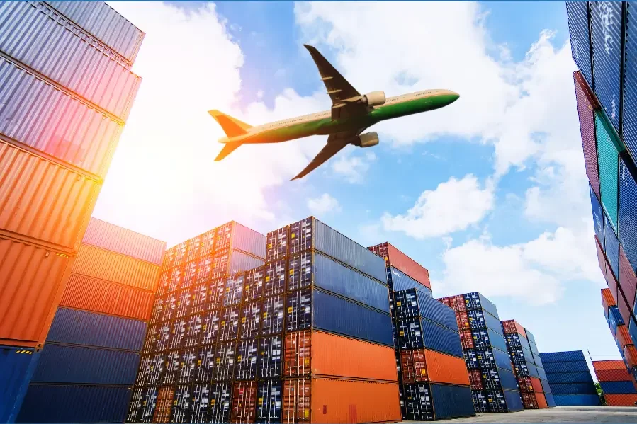 Freight Forwarding vs Logistics