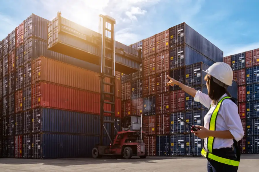 Key Differences Between Freight Forwarding and Logistics