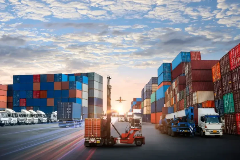 Freight Forwarding in Global Logistics